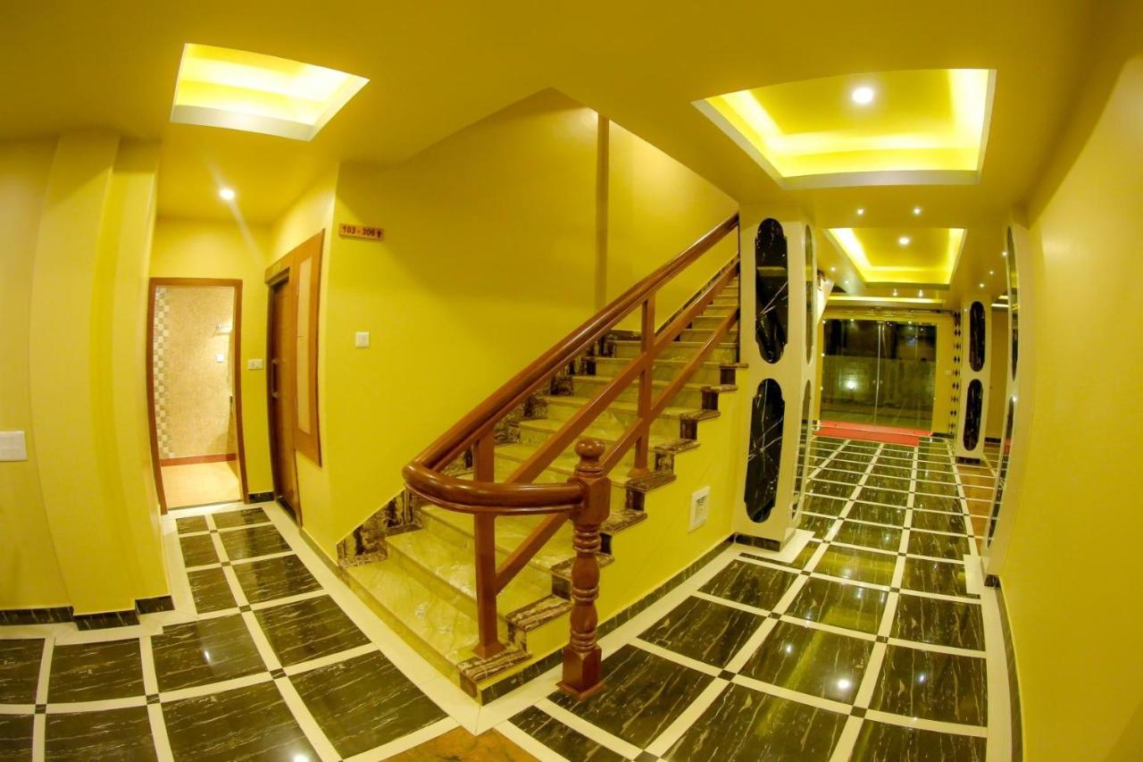 Om Gaura Hotel Покхара Екстер'єр фото