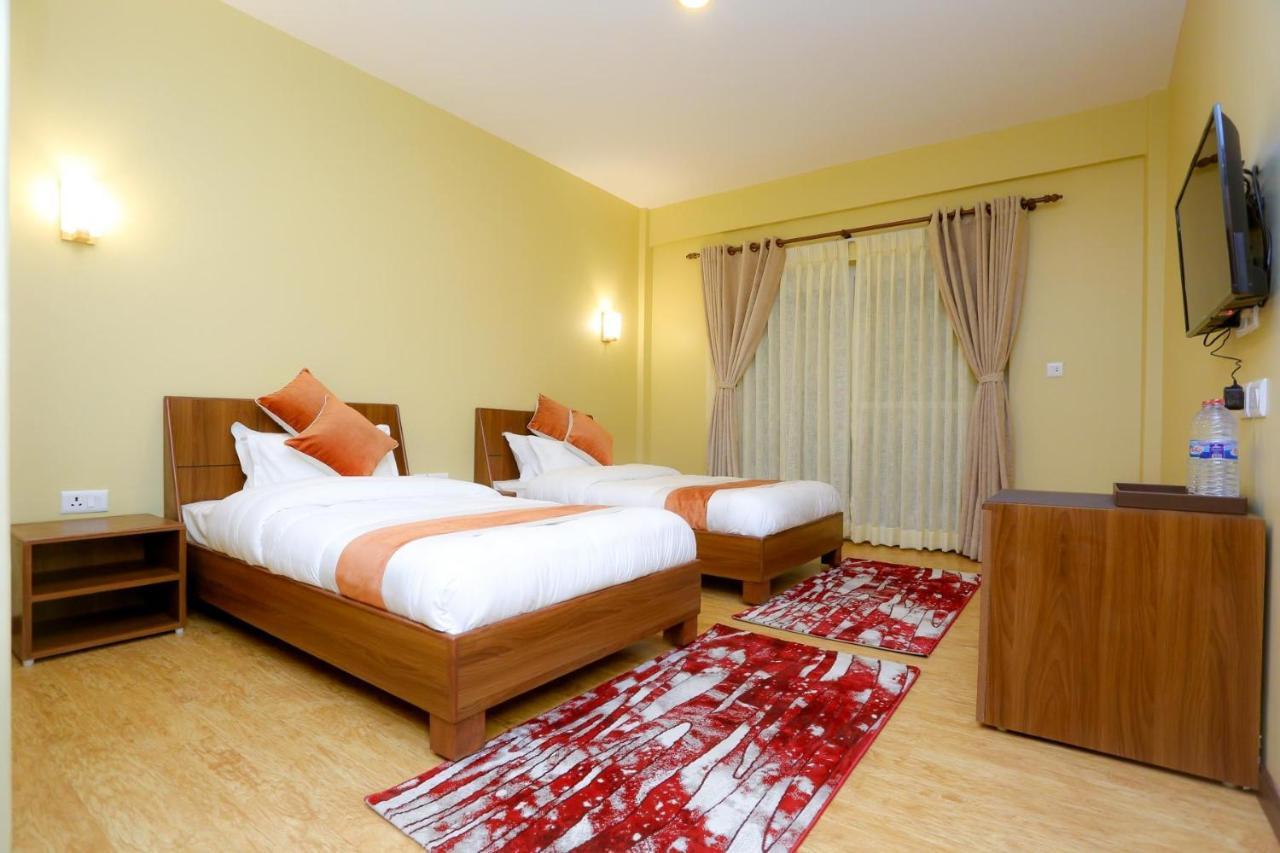 Om Gaura Hotel Покхара Екстер'єр фото