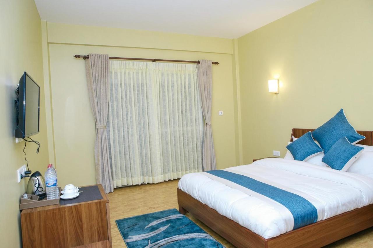Om Gaura Hotel Покхара Екстер'єр фото
