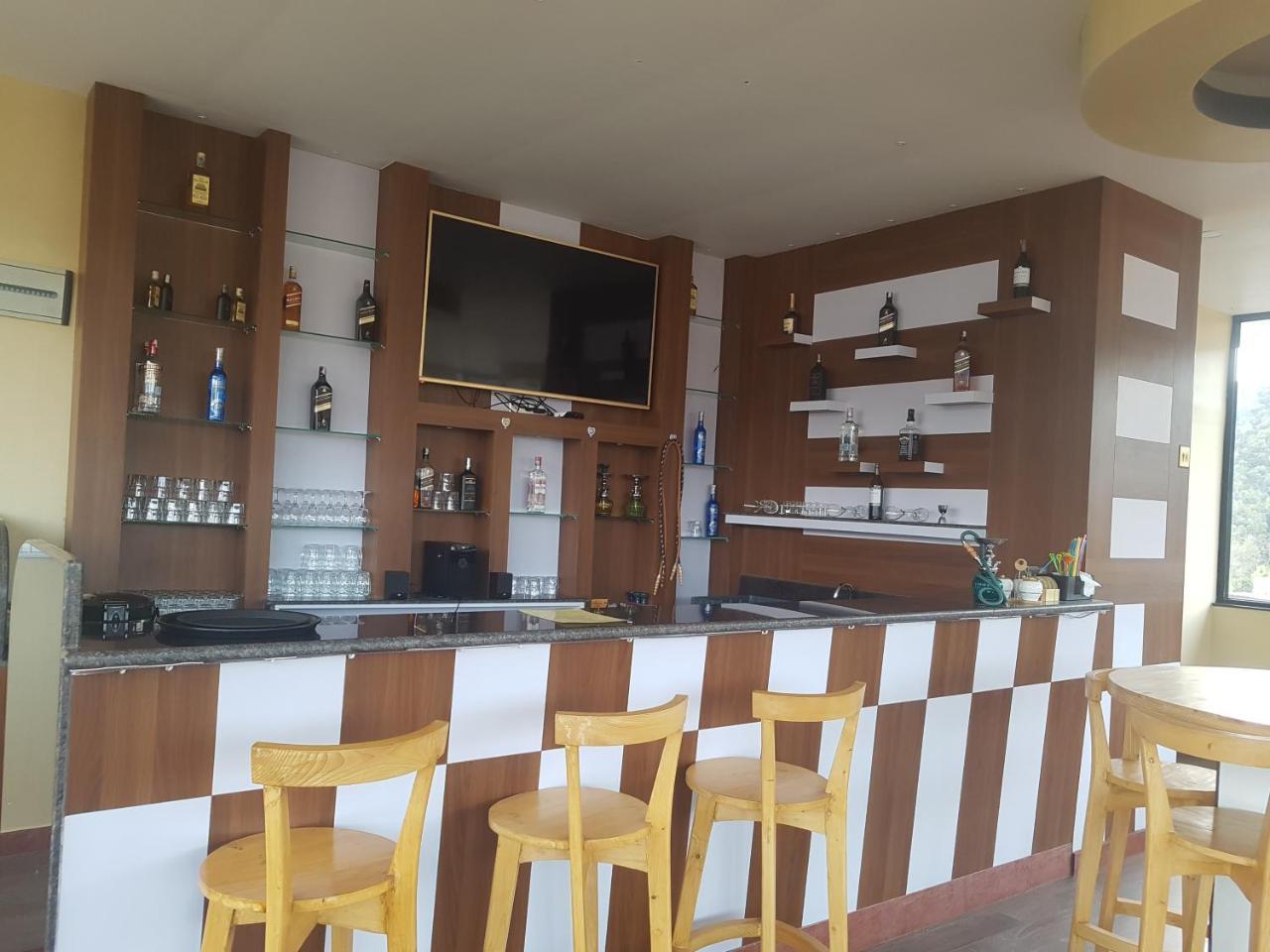 Om Gaura Hotel Покхара Екстер'єр фото
