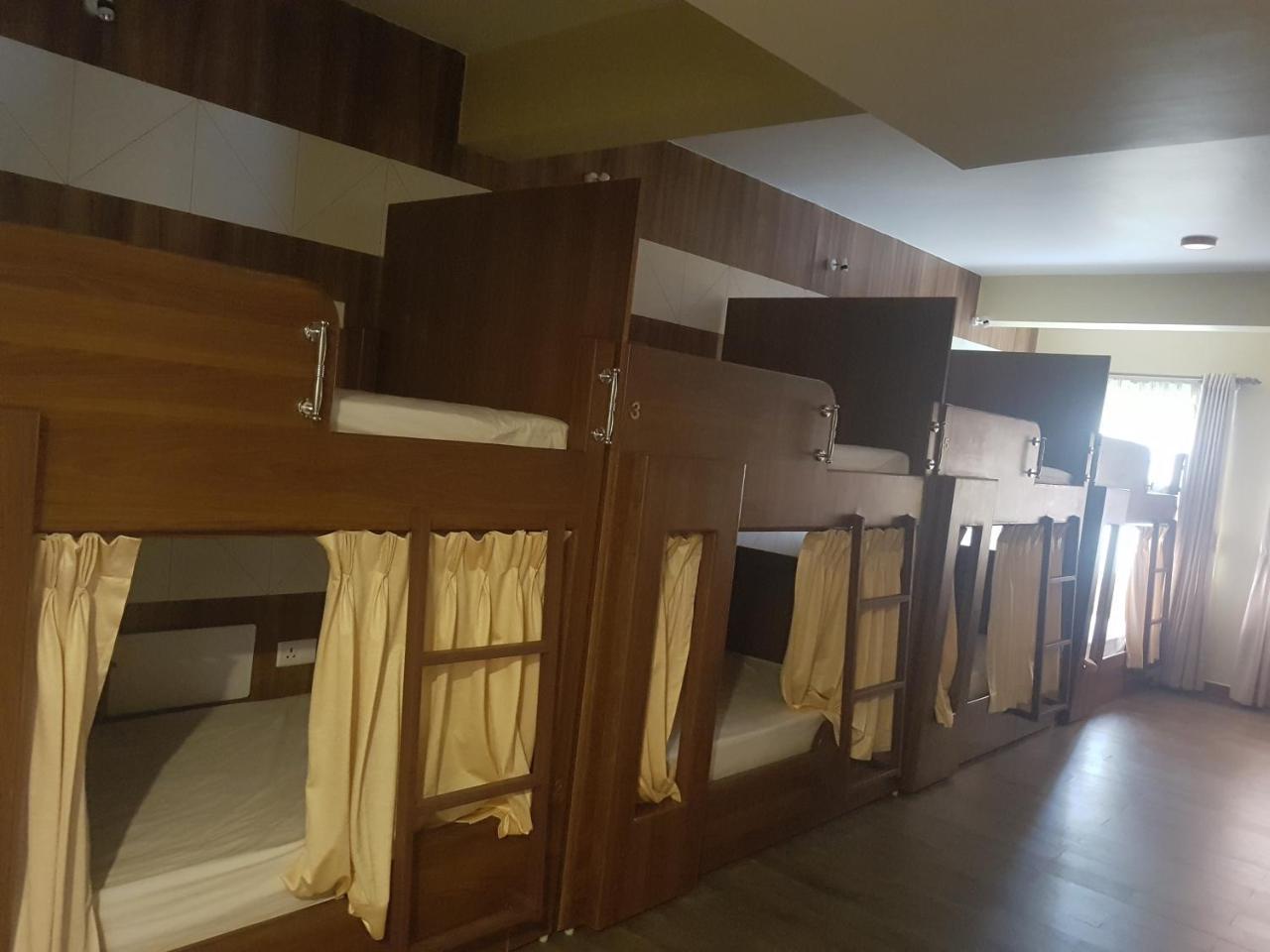 Om Gaura Hotel Покхара Екстер'єр фото